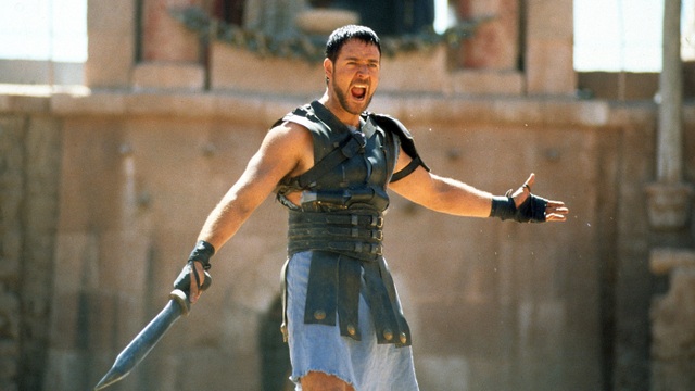 Sẽ có “Võ sĩ giác đấu 2”? - 2 “Đạo diễn Ridley Scott và tôi vẫn thường xuyên trò chuyện về một phần phim tiếp theo của Võ sĩ giác đấu”, nam diễn viên Russell Crowe chia sẻ.