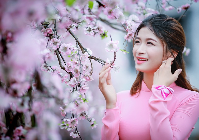 Nữ sinh khoe sắc kiều diễm giữa cánh đồng hoa - 12
Tạ Thị Mây (sinh năm 1997) - sinh viên ĐH Sư phạm nghệ thuật TW.