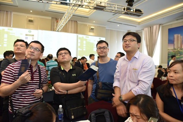 Căn hộ diện tích lớn hút hàng - 8 Rất đông khách ngoại đến mua nhà tại SSR