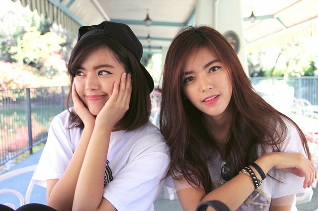 Cặp chị em song sinh xinh đẹp gây "sốt" mạng xã hội - 12 Cặp chị em song sinh xinh đẹp gây "sốt" mạng xã hội - 12