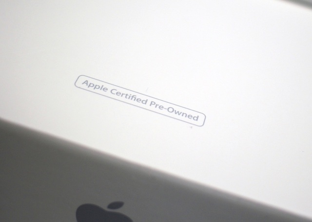 iPhone ế ẩm tại Việt Nam, chờ đợi luồng gió mới - 2 Mẫu iPhone CPO được in bên dưới hộp