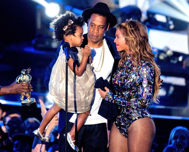 Nghe sao nam nói về việc làm cha - 8 Rapper Jay Z sáng tác bài hát dành tặng con gái đầu lòng.