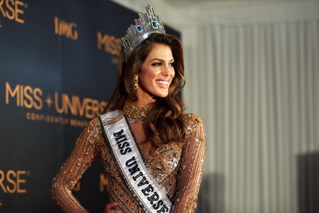 Hình ảnh nóng hổi về tân hoa hậu hoàn vũ - 14
Hoa hậu Iris Mittenaere từng có một người bạn trai trong thời gian tham gia cuộc thi Hoa hậu Pháp 2016 nhưng mối quan hệ này đã kết thúc sau đó không lâu. Người đẹp 24 tuổi chia sẻ đây là sự nuối tiếc rất lớn trong cuộc đời của mình và cô sẽ cần thời gian để bước tiếp hoặc trở lại với người cũ.