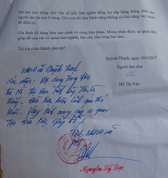 Sự sống mong manh của người đàn ông tàn tật 40 tuổi nặng 5kg - 6 Đơn xác nhận hoàn cảnh của gia đình anh Cường.