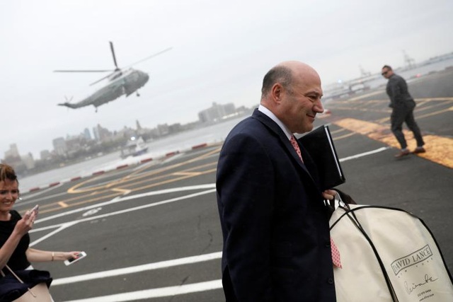 Dàn trợ thủ đắc lực của Tổng thống Trump - 8 Giám đốc Hội đồng kinh tế quốc gia Gary Cohn. Là một chuyên gia tài chính, chủ tịch kiêm giám đốc vận hành của Tổ chức Goldman Sachs, ông Cohn là một trong những cánh tay phải đắc lực của ông Trump về vấn đề kinh tế.