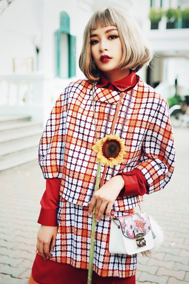 Chi Pu sang chảnh dắt cún cưng nghìn đô dạo phố ngày xuân - 9 Chi Pu sang chảnh dắt cún cưng nghìn đô dạo phố ngày xuân - 9