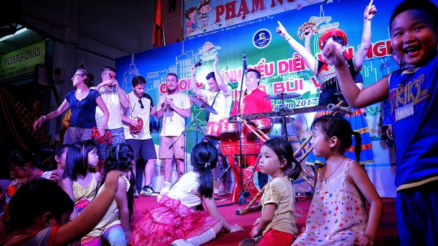 Sài Gòn có gì mới cho du khách? - 4 Tại Phố Bùi Viện sẽ diễn ra chương trinh văn nghệ tại hai sân khấu nằm trước số nhà 33 và 202