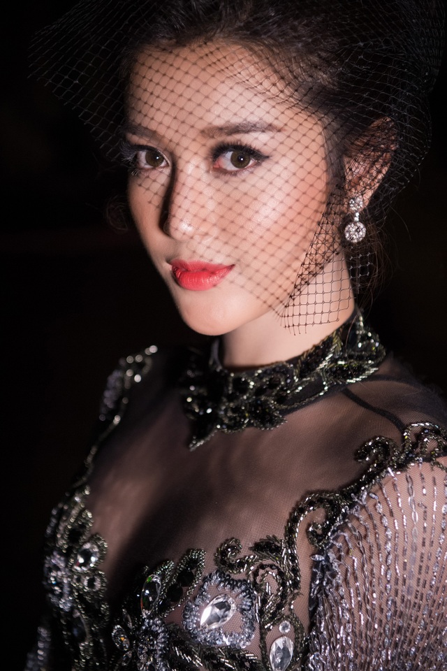 Á hậu Huyền My nói gì trước tin đồn dao kéo trước khi “ra biển lớn”? - 4 Á hậu Huyền My nói gì trước tin đồn dao kéo trước khi “ra biển lớn”? - 4