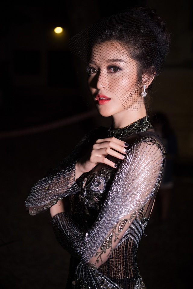 Á hậu Huyền My nói gì trước tin đồn dao kéo trước khi “ra biển lớn”? - 9 Á hậu Huyền My nói gì trước tin đồn dao kéo trước khi “ra biển lớn”? - 9