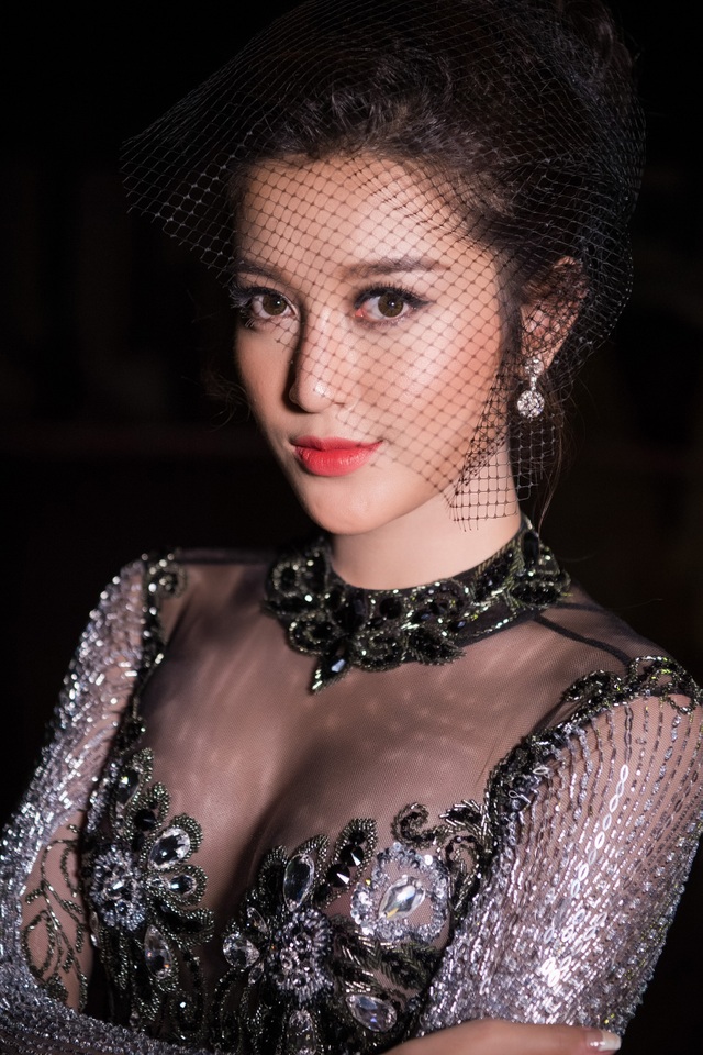 Á hậu Huyền My nói gì trước tin đồn dao kéo trước khi “ra biển lớn”? - 1 Huyền My đang tích cực chuẩn bị cho cuộc thi Hoa hậu Hòa bình Thế giới.