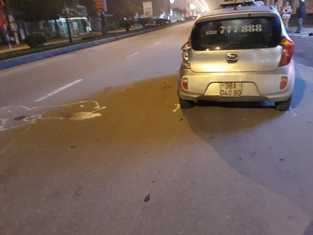 Tài xế và hãng taxi "lờ" nạn nhân sau khi gây tai nạn? - 1
Hiện trường vụ tai nạn khiến chị Hồng bị chấn thương phải nhập viện.