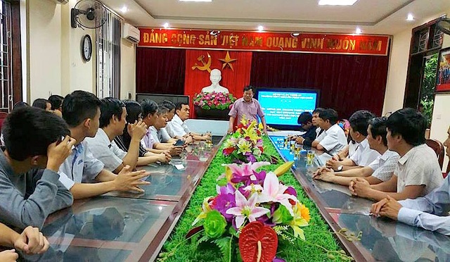 Nghệ An: Tưng bừng chào đón chàng trai đoạt Huy chương Bạc Olympic Hóa học quốc tế - 2
Ông Thái Huy Vinh - Phó Giám đốc Sở Giáo dục và Đào tạo Nghệ An phát biểu tại buổi lễ.