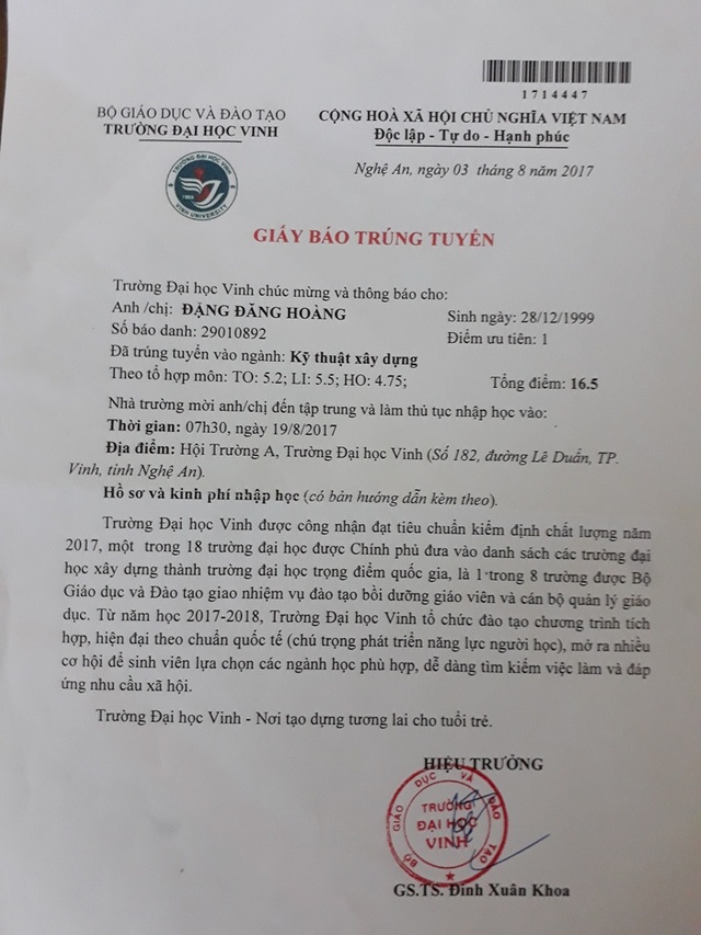 Nam sinh mồ côi bố mẹ đậu đại học lo không có tiền nhập học - 1 Theo giấy trúng tuyển của trường ĐH Vinh nhưng em Hoàng vẫn chưa thể đi nhập học vì điều kiện không cho phép