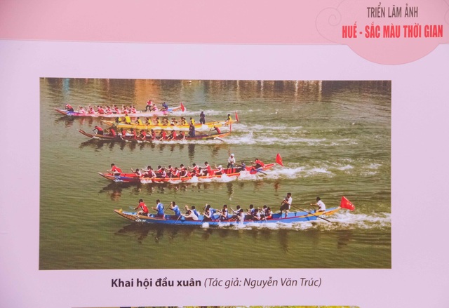 Khám phá Tết Huế xưa và nay - 4 Đua thuyền trên sông Hương xưa và nay là một trong những lễ hội chào đón năm mới