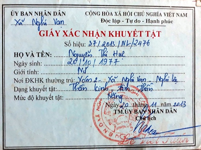 Bố bỏ đi, mẹ tâm thần, cậu học sinh chăm anh trai tai nạn nguy kịch trong khốn khó - 2 Giấy xác nhận chị Nguyễn Thị Huệ (mẹ cháu Pháp) mắc căn bệnh tâm thần.