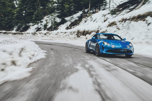 Lộ diện đối thủ tương lai của Porsche 718 Cayman - 2 Lộ diện đối thủ tương lai của Porsche 718 Cayman - 2