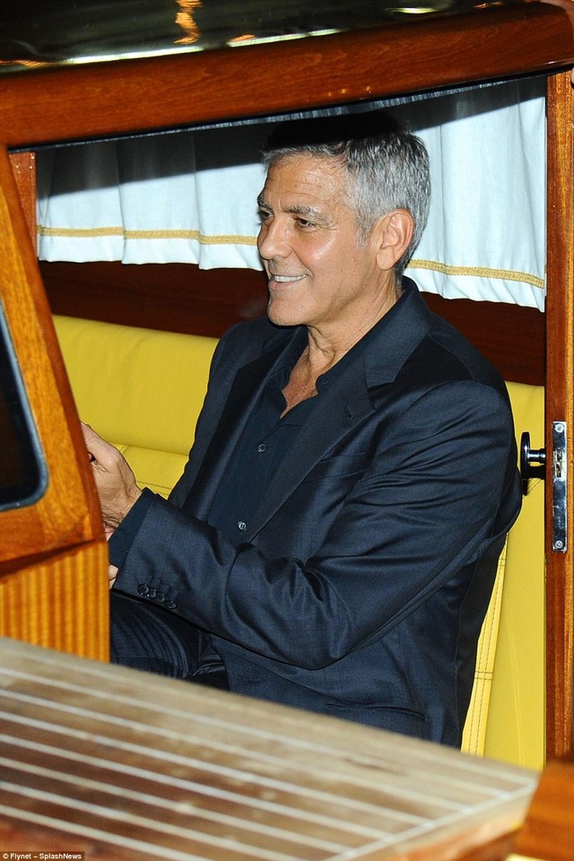 Vợ George Clooney lấy lại dáng thon "đáng kinh ngạc" sau khi sinh con 2 tháng - 21
Nam diễn viên nổi tiếng thổ lộ, anh thực sự rất yêu Amal bởi cô cho anh cảm giác ấm áp về một mái ấm gia đình và sự gắn kết.