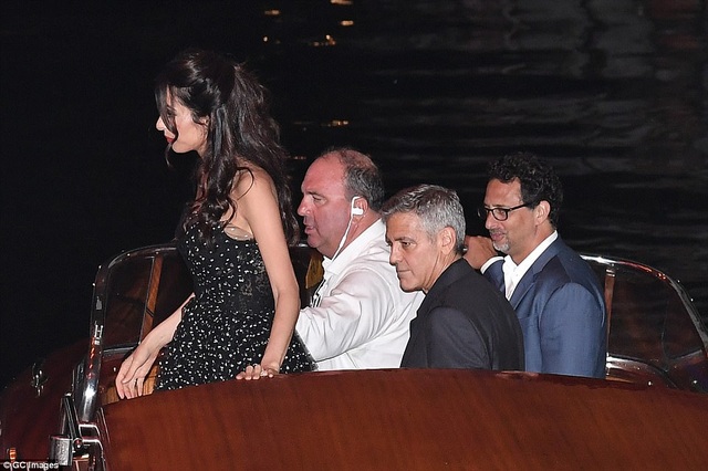Vợ George Clooney lấy lại dáng thon "đáng kinh ngạc" sau khi sinh con 2 tháng - 8 Vợ George Clooney lấy lại dáng thon "đáng kinh ngạc" sau khi sinh con 2 tháng - 8
