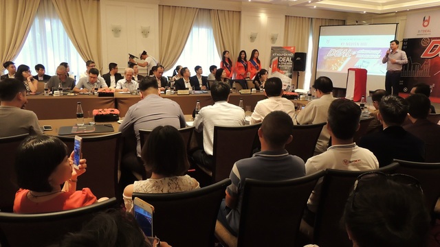 App Bitdeal-công nghệ giúp kết nối doanh nghiệp và người tiêu dùng Việt Nam - 3
App Bitdeal là một ứng dụng thông minh, mang lại lợi ích vượt trội kết nối 24/24 giờ trực tiếp giữa người tiêu dùng với doanh nghiệp có sản phẩm hàng hóa dịch vụ cần phân phối, cung cấp