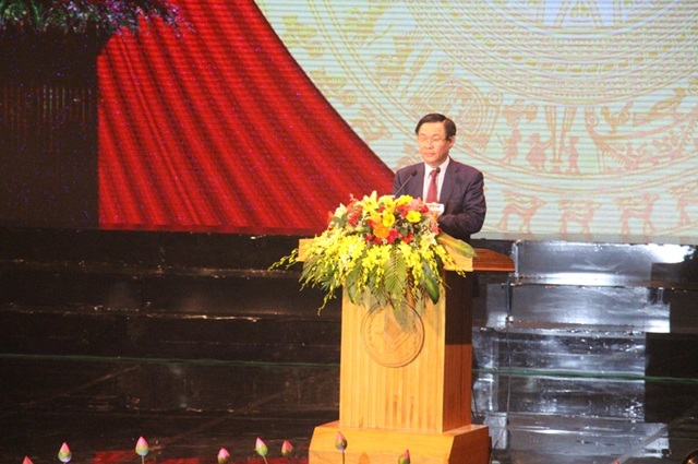 60 năm Bác Hồ về thăm Hà Tĩnh - Khắc sâu lời Người căn dặn - 3 Phó Thủ tướng Chính phủ Vương Đình Huệ: “Những lời dạy bảo của Người không chỉ là sự quan tâm sâu sắc, những tình cảm hết sức quý báu mà Bác dành cho Đảng bộ và nhân dân Hà Tĩnh mà còn là kim chỉ nam cho tỉnh nhà trong quá trình tiến hành sự nghiệp xây dựng và bảo vệ quê hương, đất nước”.
