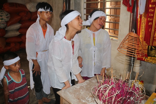 Cùng cực nỗi đau của gia đình trưởng thôn tử nạn khi giúp dân khắc phục hậu quả bão số 10 - 4 Nỗi đau này ai thấu...