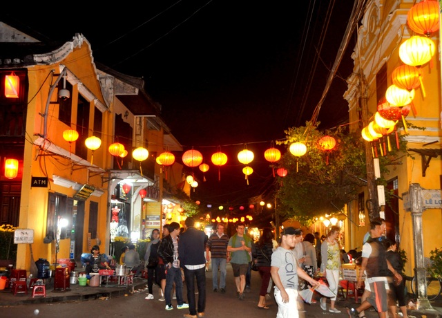 Tái hiện đêm phố cổ Hội An đầu thế kỷ XX chào năm mới - 1 Phố cổ Hội An sẽ lung linh ánh đèn và nhiều chương trình chào đón năm mới 2018