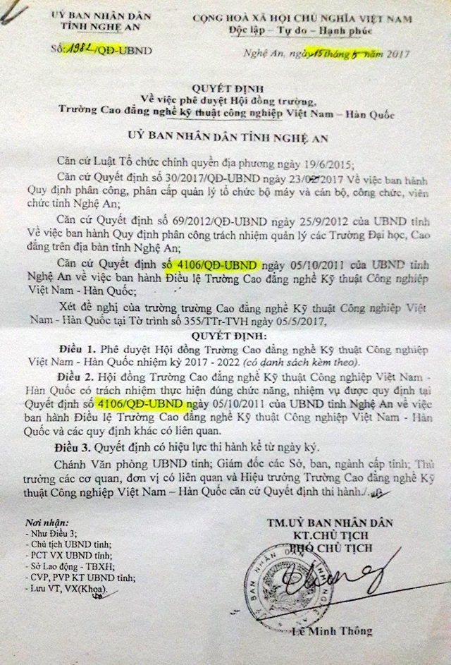 Nghệ An: Hết nhiệm kỳ 5 tháng, hiệu trưởng bị tố tham quyền, cố vị? - 4 Quyết định 1982 do ông Lê Minh Thông - PCT UBND tỉnh Nghệ An ký về việc phê duyệt Hội đồng trường - Trường CĐ nghề kỹ thuật công nghiệp Việt Nam - Hàn Quốc được cho là đã phê duyệt một cách “chóng vánh”?..