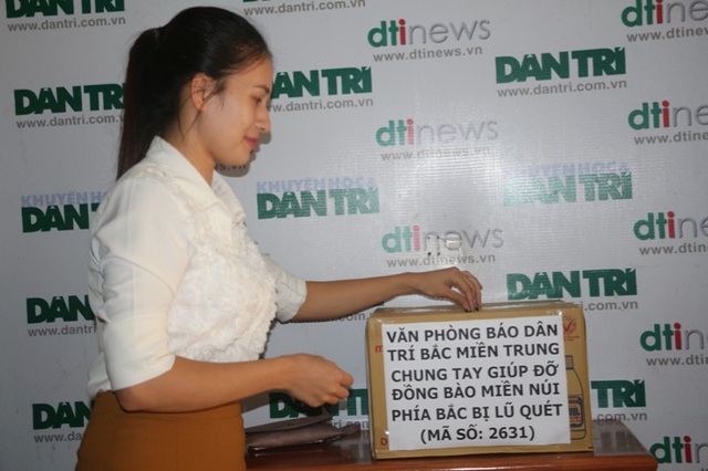 Bạn đọc Dân trí đã ủng hộ hơn 1,7 tỷ đồng giúp đỡ đồng bào miền núi bị lũ quét - 7
Trung tâm Ngoại Ngữ Quốc Tế New Space (TP Hà Tĩnh) ủng hộ 5 triệu đồng giúp người dân miền núi bị lũ quét
