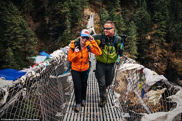 Cặp đôi dành 3 tuần leo lên đỉnh Everest để kết hôn - 1 Hành trình chinh phục Everest đầy khó khăn của cặp đôi người Mỹ