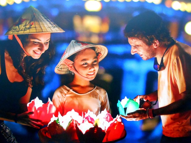 Yêu Hội An qua từng góc nhỏ! - 8 Ánh đèn đêm hội - Lê Trọng Khang