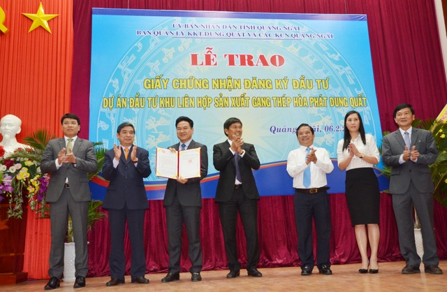 Quảng Ngãi trao chứng nhận đầu tư Khu liên hợp gang thép Hòa Phát Dung Quất - 1
Dự án Khu liên hợp sản xuất gang thép Hòa Phát Dung Quất đã được chính thức cấp Giấy chứng nhận đầu tư