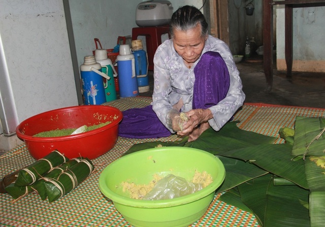 Làng bánh tét “độc nhất vô nhị” tại Quảng Trị nổi lửa dịp Tết - 6 Làng bánh tét “độc nhất vô nhị” tại Quảng Trị nổi lửa dịp Tết - 6