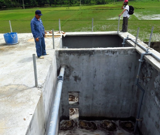 Người dân cho rằng, khu vực xử lý nước thải tại cơ sở chế biến thủy sản của Công ty TNHH Nguyễn Hưng có vấn đề, nên mới gây ra vụ chết tôm hùm nuôi hàng loạt.