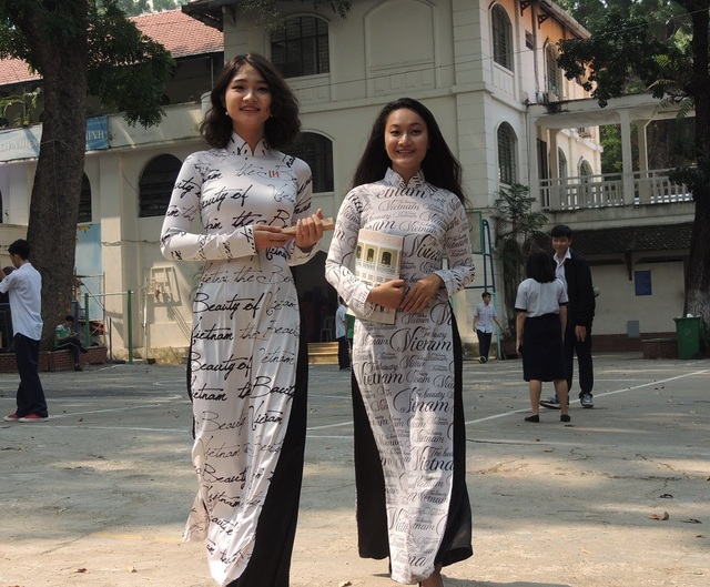 “Nữ sinh mặc áo dài đến trường sẽ được vô số thứ” - 1 “Nữ sinh mặc áo dài đến trường sẽ được vô số thứ” - 1