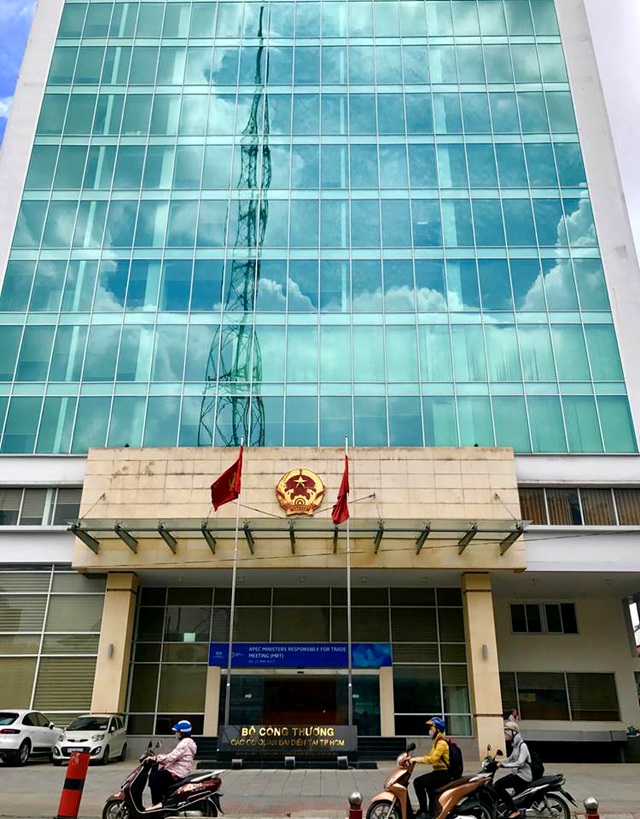 Vụ mua đất trăm tỷ tại Đại học Công nghiệp Thực phẩm TPHCM: Nhiều nội dung tố cáo đúng, có cơ sở! - 2 Vụ phát triển nguồn nhân lực (Bộ Công thương), cơ quan đại diện tại TP.HCM.