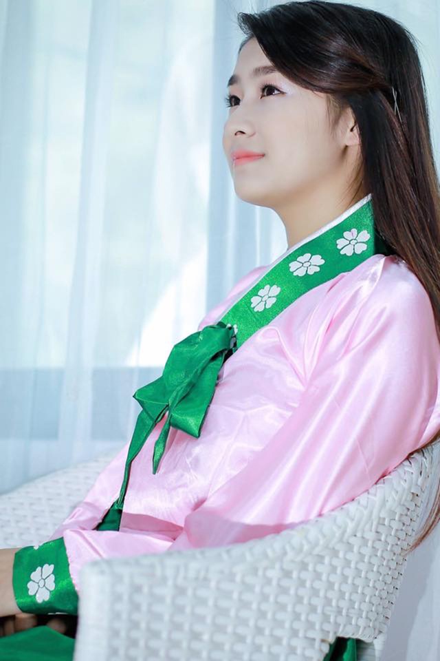 Nữ sinh Lào Cai khốn khổ vì bị nhầm là "hot girl ảnh bìa" sách giáo khoa - 8 Nữ sinh Lào Cai khốn khổ vì bị nhầm là "hot girl ảnh bìa" sách giáo khoa - 8
