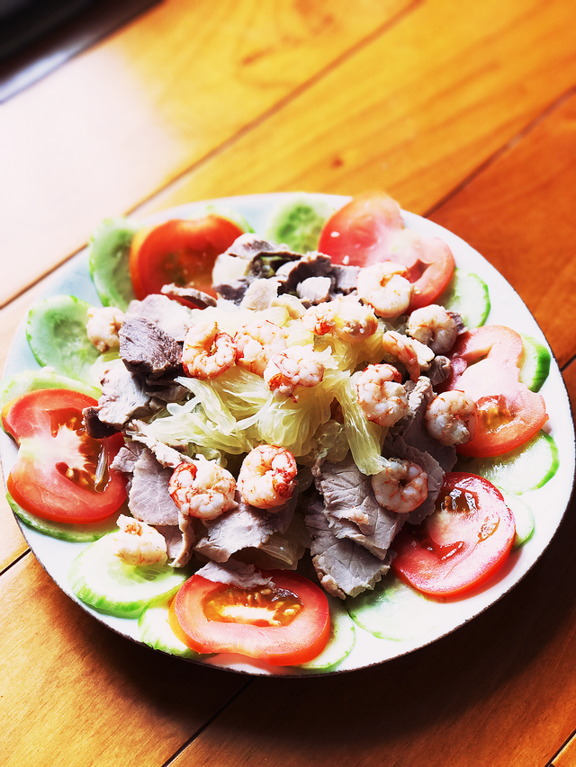 Khai vị với món salad tôm bưởi chua ngọt cực kỳ thanh mát - 2 Khai vị với món salad tôm bưởi chua ngọt cực kỳ thanh mát - 2