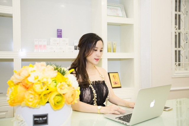 Chuyện khởi nghiệp với… 250 nghìn đồng của bà chủ chuỗi spa nổi tiếng - 1 Nguyễn Thị Ánh - cô gái vùng cao vươn lên làm giàu từ gian khó.