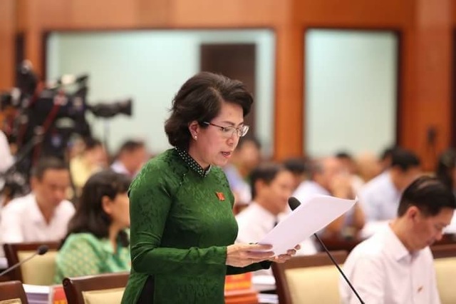 Thu thuế kinh doanh qua mạng: Một cá nhân bị truy thu 8 tỷ đồng - 2 Đại biểu Tô Thị Bích Châu đề nghị làm rõ vụ bắt giữ lô mỹ phẩm 11 tỷ đồng, có dấu hiệu làm giả