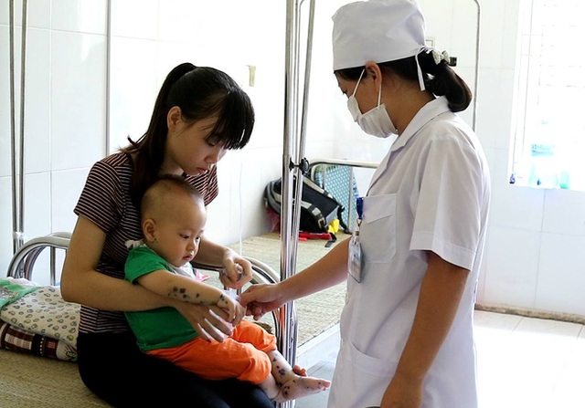 TP.HCM: Bỏ quy định hộ khẩu trong tuyển dụng viên chức ngành y tế - 1 TP.HCM: Bỏ quy định hộ khẩu trong tuyển dụng viên chức ngành y tế - 1