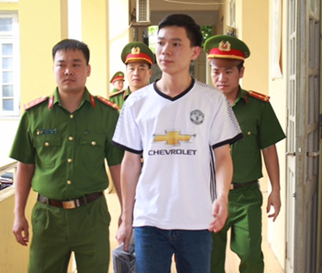 Công an Hòa Bình chưa nhận được đơn kêu oan cho bác sĩ Hoàng Công Lương - 1 Hoàng Công Lương, bị Cơ quan CSĐT khởi tố về hành vi “vi phạm quy định về khám bệnh, chữa bệnh, sản xuất, pha chế thuộc, cấp phát thuốc, bán thuốc hoặc dịch vụ y tế khác”, theo quy định tại Điều 242, Bộ Luật Hình sự.