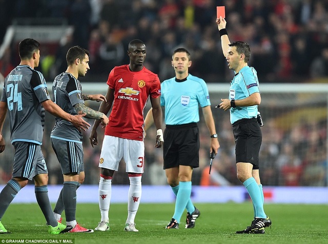 Những điểm nhấn sau trận hòa thót tim của MU trước Celta Vigo - 2 Chiếc thẻ đỏ của Bailly có thể báo hại MU