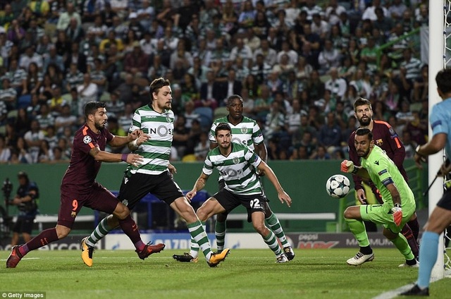 Barcelona hạ gục Sporting Lisbon trên đất Bồ Đào Nha - 1
Trận đấu diễn ra khá căng thẳng