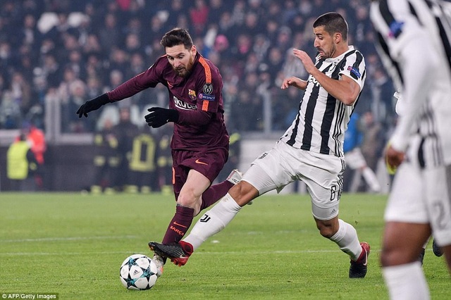 Hòa Juventus, Barcelona giành vé đi tiếp ở Champions League - 4
Messi vào sân ở hiệp 2 nhưng không để lại nhiều dấu ấn