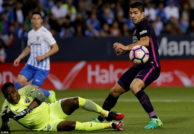 Nhìn lại thất bại ê chề của Barcelona tại La Rosaleda - 4
Luis Suarez đã có một trận đấu đầy vô duyên