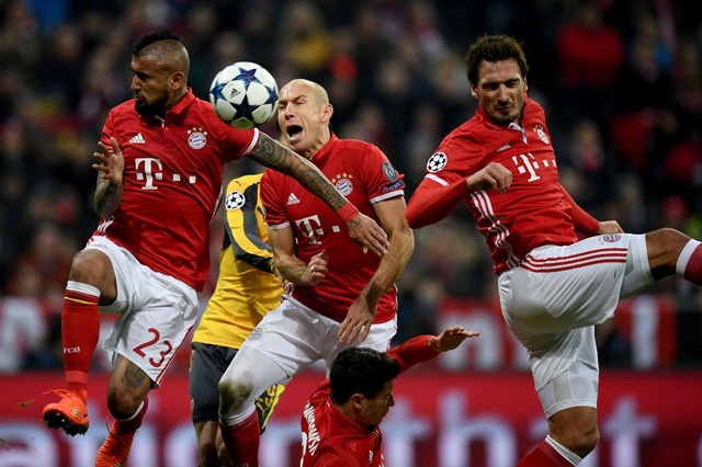 Nhìn lại trận đấu "thảm họa" của Arsenal trên sân Bayern Munich - 11
Một tình huống phòng thủ số đông của các cầu thủ Bayern Munich, các tiền đạo cũng thường xuyên lui về phòng ngự khi đối phương tấn công