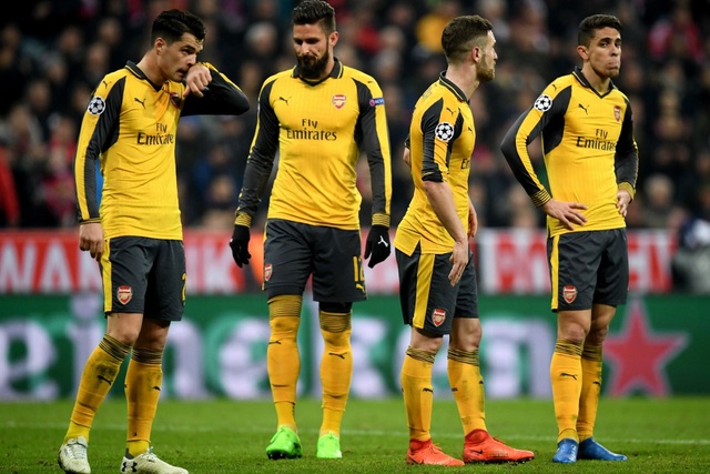 Nhìn lại trận đấu "thảm họa" của Arsenal trên sân Bayern Munich - 25
Nỗi buồn của các cầu thủ Arsenal sau trận đấu