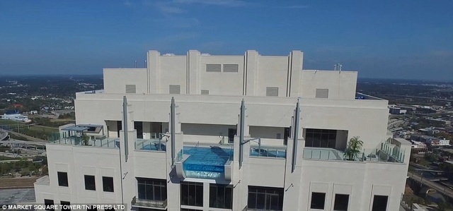 Bơi “giữa không trung” với bể bơi vô cực nằm trên tòa cao ốc 42 tầng - 6 Bơi “giữa không trung” với bể bơi vô cực nằm trên tòa cao ốc 42 tầng - 6
