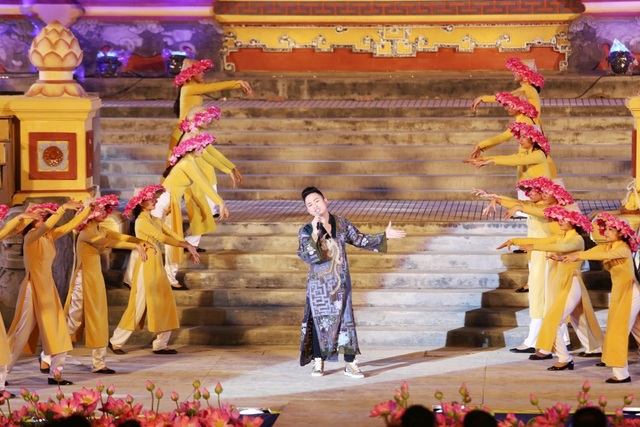 Đêm bế mạc Festival tôn vinh nghệ nhân các làng nghề truyền thống - 6 Đêm bế mạc Festival tôn vinh nghệ nhân các làng nghề truyền thống - 6