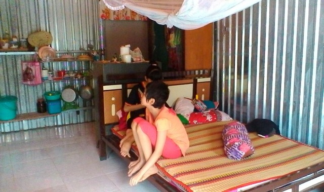 Cô bé lớp 9 viết thư cầu cứu cho em gái nhỏ - 1 Cuộc sống gia đình Thùy Linh trở nên túng quẫn khi em phát bệnh ung thư máu